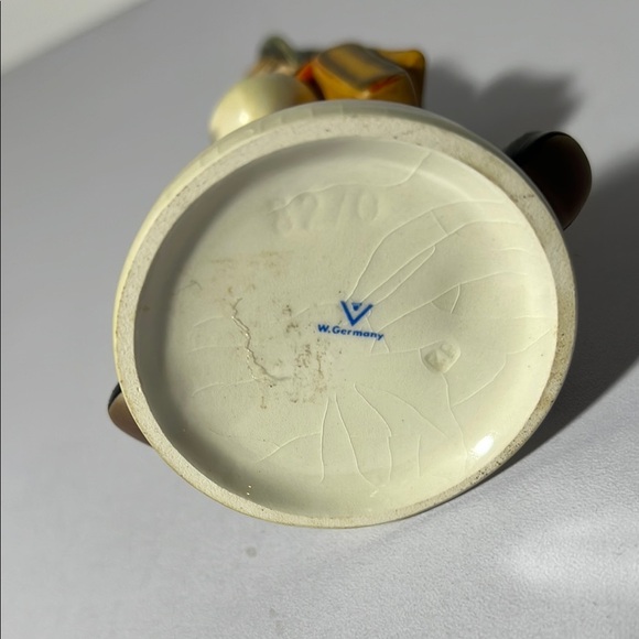 Charming “School Boy” Figurine Hummel. GH105 - Picture 5 of 5